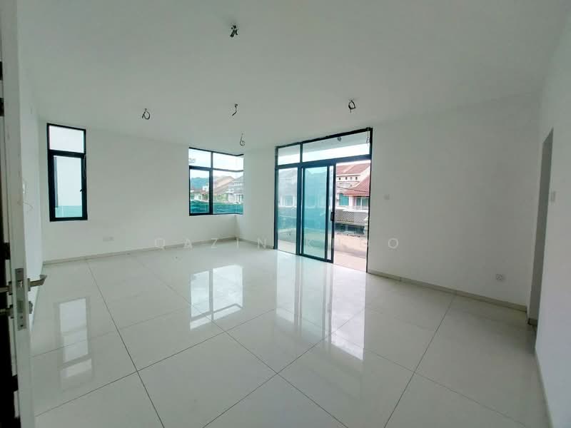 Cluster House for Sale in Sunway City Ipoh (Ulu Kinta) - Qazin Khoo - Living Room - PropertyGuru.com.my