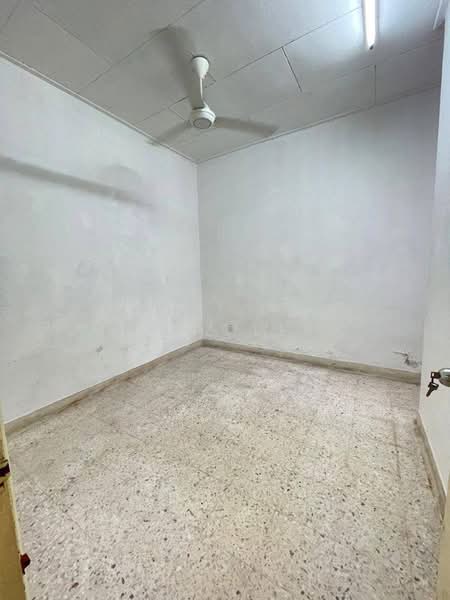 1-storey Terraced House for Sale in Taman Molek (Johor Bahru) - Jyez Lee - PropertyGuru.com.my