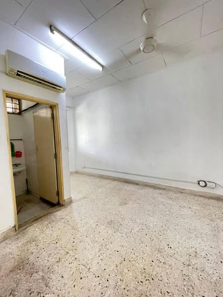 1-storey Terraced House for Sale in Taman Molek (Johor Bahru) - Jyez Lee - PropertyGuru.com.my