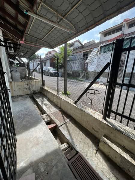 1-storey Terraced House for Sale in Taman Molek (Johor Bahru) - Jyez Lee - PropertyGuru.com.my