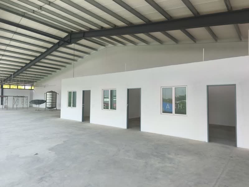 Detached Factory for Rent in Kawasan Perindustrian Kundang (Rawang) - Jeffrey Siah - Interior - PropertyGuru.com.my