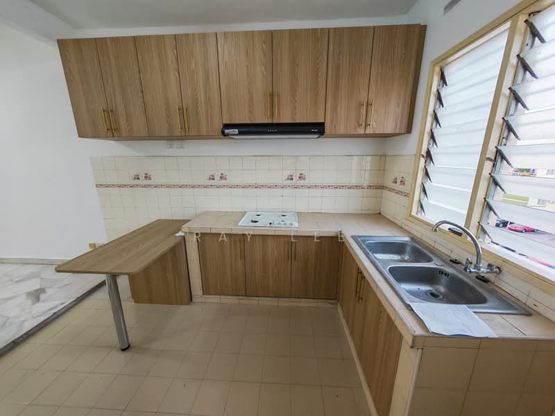 Pangsapuri untuk Dijual di Subang Perdana Goodyear Court 3 - Ray Lee - Kitchen - PropertyGuru.com.my