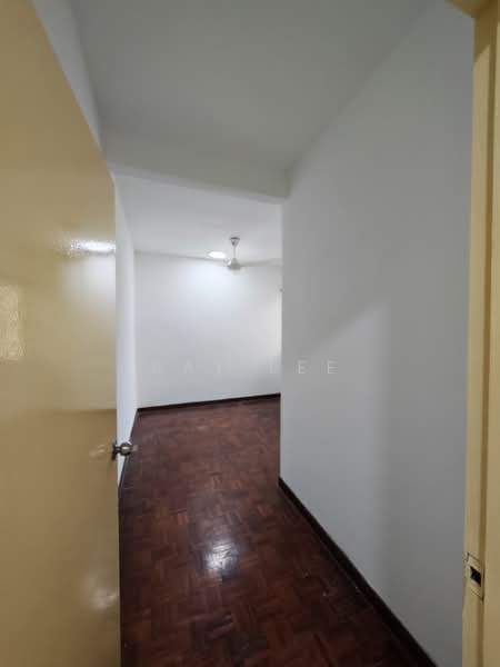 Pangsapuri untuk Dijual di Subang Perdana Goodyear Court 3 - Ray Lee - Corridor - PropertyGuru.com.my