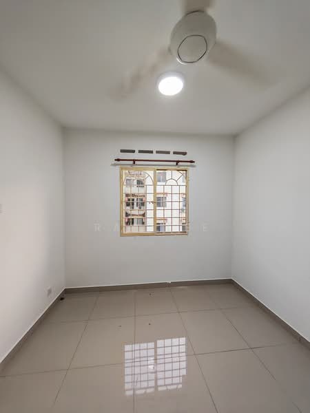 Pangsapuri untuk Dijual di Subang Perdana Goodyear Court 3 - Ray Lee - Interior - PropertyGuru.com.my