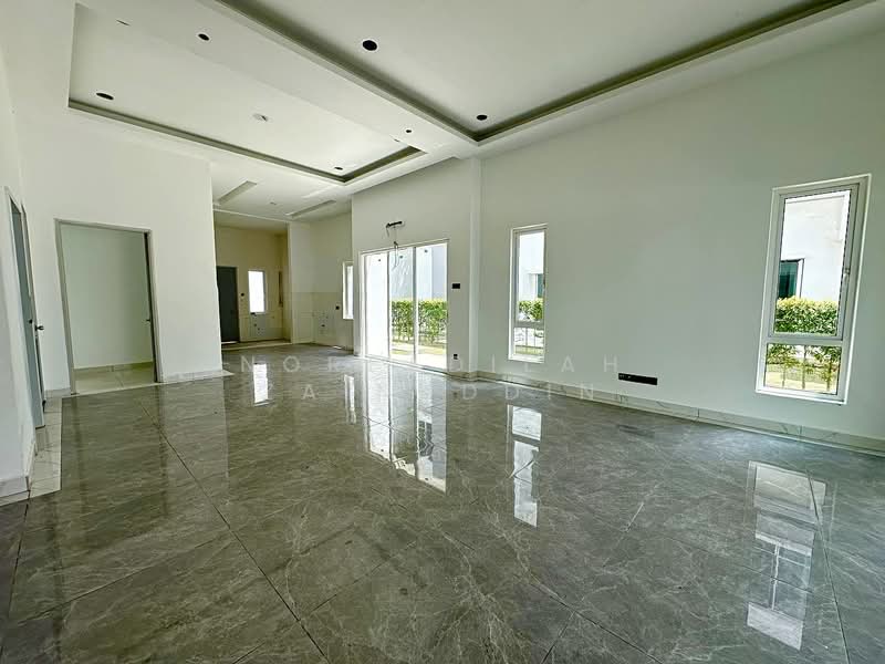 Rumah Berkembar untuk Dijual di Bandar Bukit Raja (Klang) - NORFADILAH ZAINUDDIN - Living Room - PropertyGuru.com.my