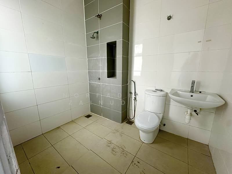 Rumah Berkembar untuk Dijual di Bandar Bukit Raja (Klang) - NORFADILAH ZAINUDDIN - Bathroom - PropertyGuru.com.my