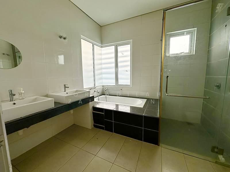 Rumah Berkembar untuk Dijual di Bandar Bukit Raja (Klang) - NORFADILAH ZAINUDDIN - Bathroom - PropertyGuru.com.my