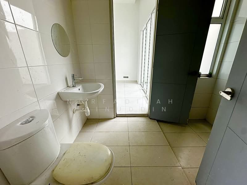 Rumah Berkembar untuk Dijual di Bandar Bukit Raja (Klang) - NORFADILAH ZAINUDDIN - Bathroom - PropertyGuru.com.my