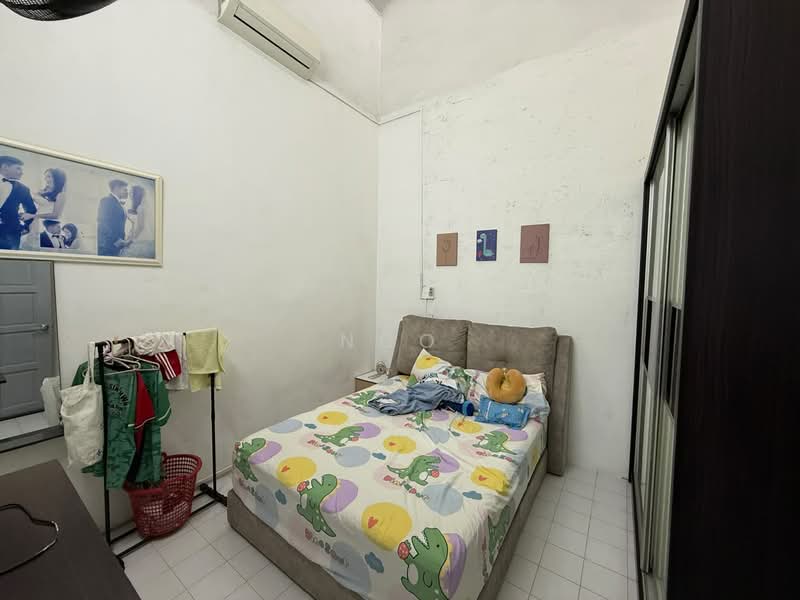Rumah Teres 1 Tingkat untuk Dijual di Taman Flora (Batu Pahat) - NGO - Bedroom - PropertyGuru.com.my