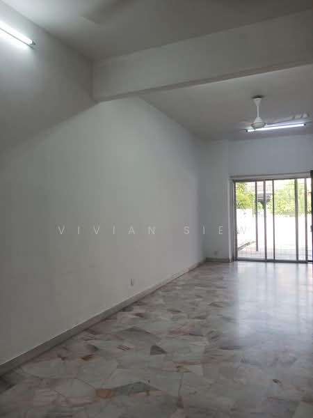 2-storey Terraced House for Rent in Taman Sea (Petaling Jaya) - Vivian Siew - Living Room - PropertyGuru.com.my