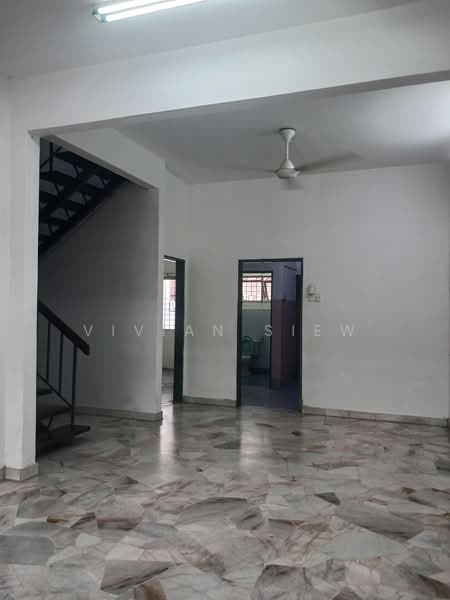 2-storey Terraced House for Rent in Taman Sea (Petaling Jaya) - Vivian Siew - Living Room - PropertyGuru.com.my