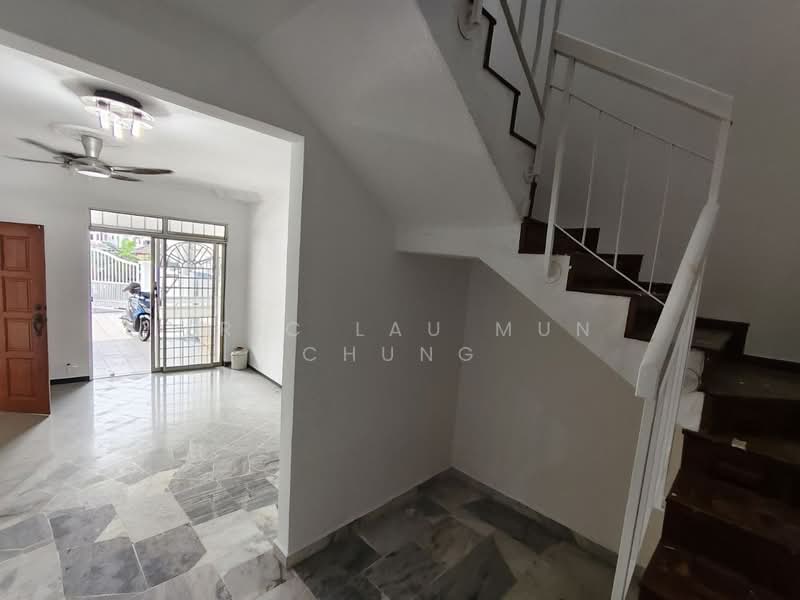 2-storey Terraced House for Sale in Taman Wawasan (Puchong) - Eric Lau Mun Chung - Entrance - PropertyGuru.com.my