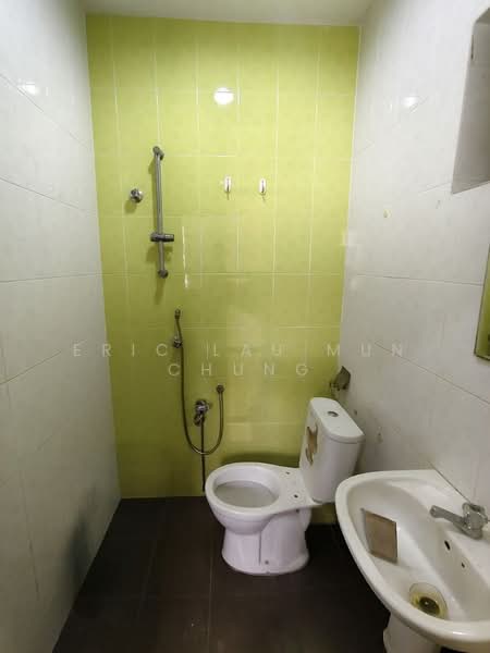 2-storey Terraced House for Sale in Taman Wawasan (Puchong) - Eric Lau Mun Chung - Bathroom - PropertyGuru.com.my
