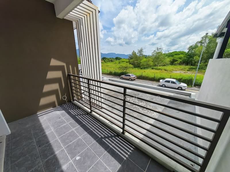 Rumah Teres 2 Tingkat untuk Dijual di Station 18 (Ipoh) - Qazin Khoo - Balcony - PropertyGuru.com.my