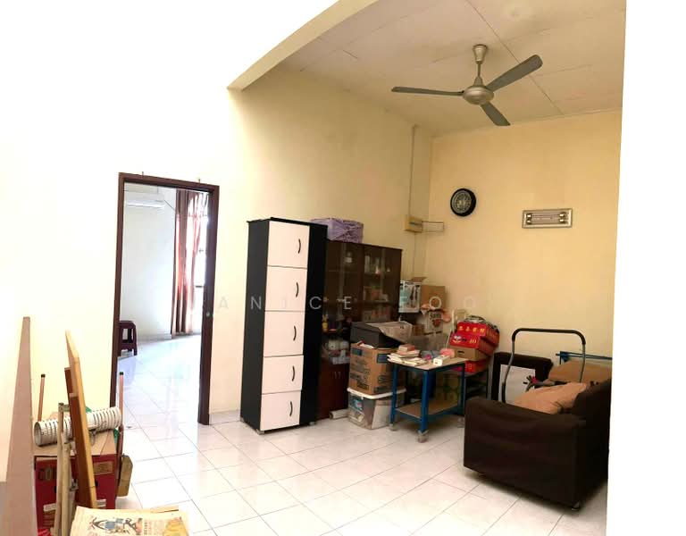 2-storey Terraced House for Sale in Bandar Putra (Kulai) - Janice Foo - Living Room - PropertyGuru.com.my