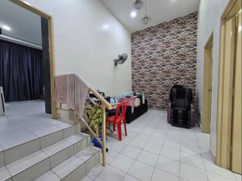 2-storey Terraced House for Sale in Bandar Putra (Kulai) - Lui Lui - Upstairs - PropertyGuru.com.my