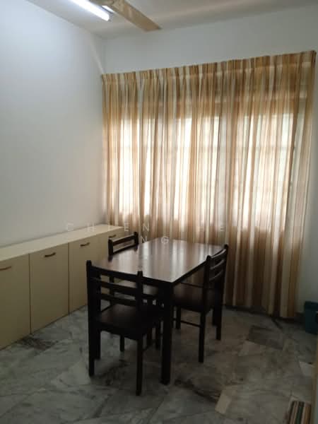 Pangsapuri untuk Dijual di Melati Apartments - Chien Khek Ng - Dining Room - PropertyGuru.com.my