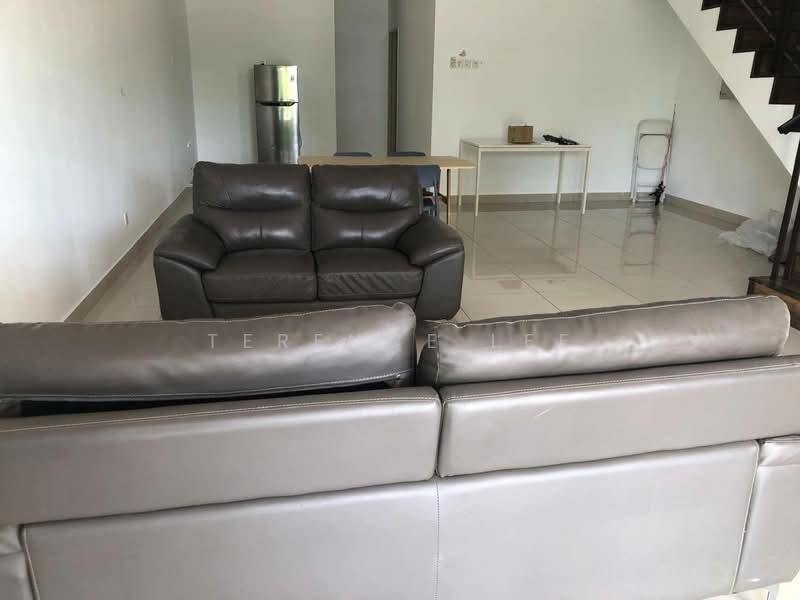 Rumah Teres 2 Tingkat untuk Disewa di Bandar Bukit Raja (Klang) - Terence Lee - Living Room - PropertyGuru.com.my