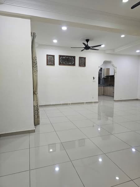 Rumah Berkembar untuk Dijual di Sikamat (Negeri Sembilan) - EDWIN KEE - Living Room - PropertyGuru.com.my