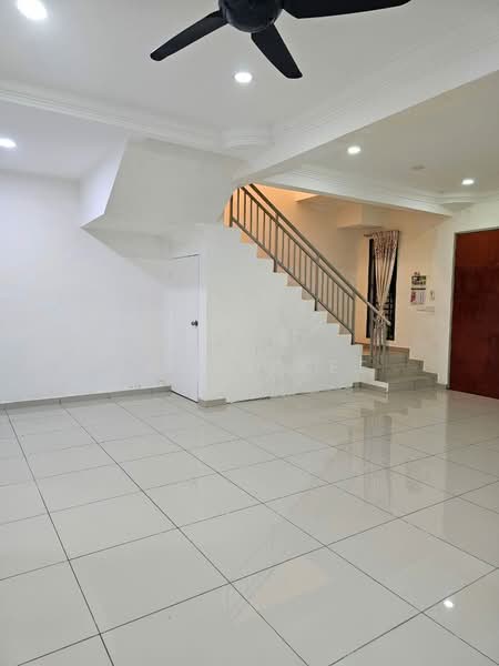 Rumah Berkembar untuk Dijual di Sikamat (Negeri Sembilan) - EDWIN KEE - Living Room - PropertyGuru.com.my