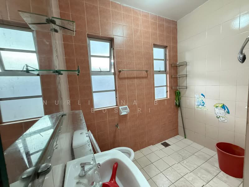 Rumah Teres 2 Tingkat untuk Disewa di Denai Alam (Shah Alam) - Nurliyana Binti Busari - Bathroom - PropertyGuru.com.my
