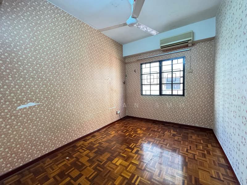Condominium for Sale at Bayu Tasik 1 - Norafian SMH - Bedroom - PropertyGuru.com.my