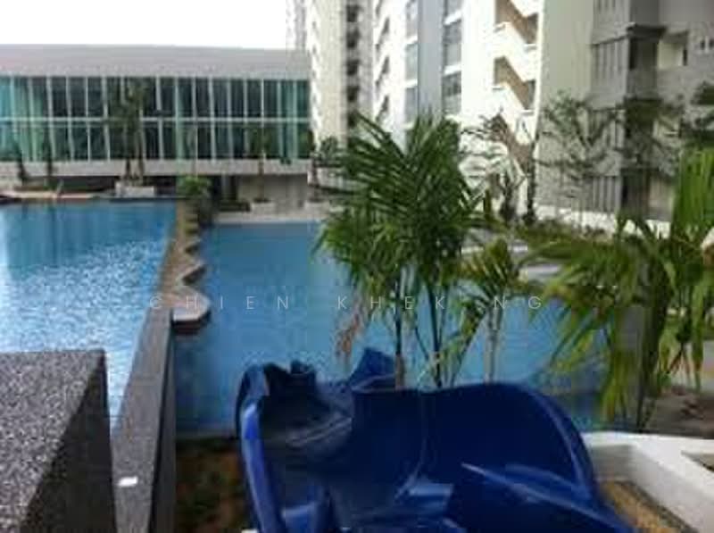 Kondominium untuk Dijual di The Peak Residences - Chien Khek Ng - Pool - PropertyGuru.com.my
