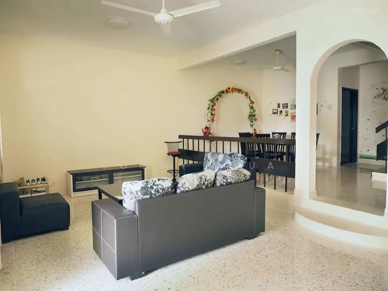 2-storey Terraced House for Sale in Taman Perling (Perling) - Tommy Phua - Living Room - PropertyGuru.com.my