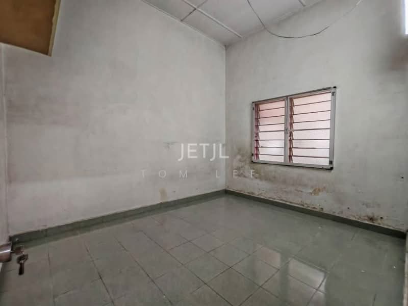 1-storey Terraced House for Sale in Taman Meru Makmur 1 (Kapar) - Tom Lee - PropertyGuru.com.my