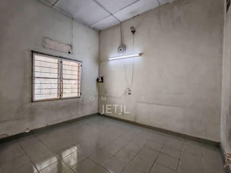1-storey Terraced House for Sale in Taman Meru Makmur 1 (Kapar) - Tom Lee - PropertyGuru.com.my