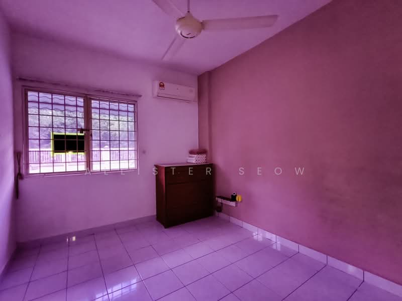 Pangsapuri untuk Dijual di Pangsapuri Sri Kemuning - Allister Seow - Bedroom - PropertyGuru.com.my