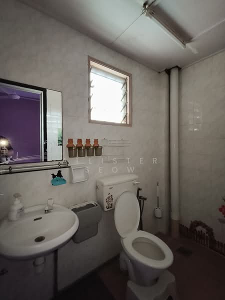 Pangsapuri untuk Dijual di Pangsapuri Sri Kemuning - Allister Seow - Bathroom - PropertyGuru.com.my