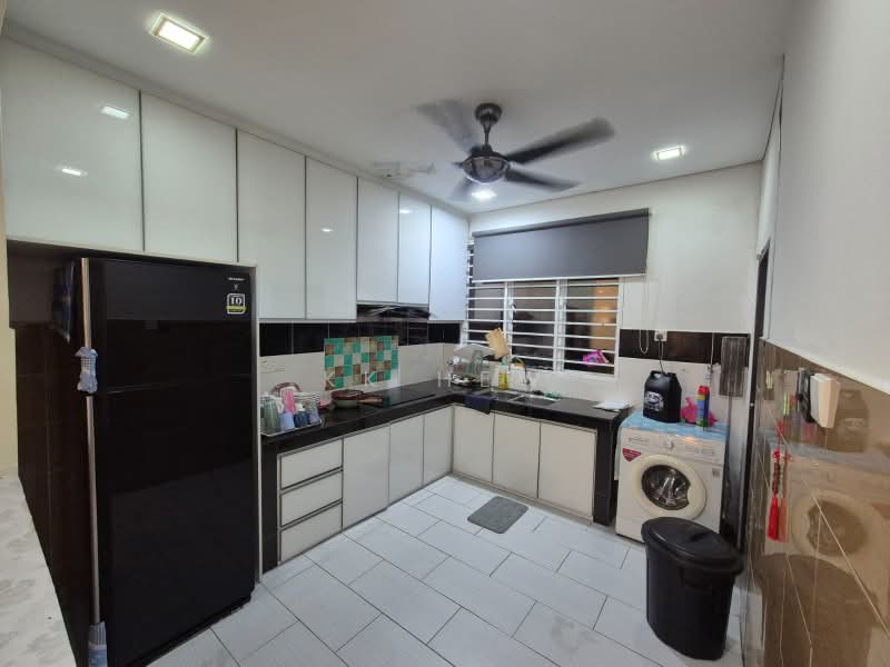 Rumah Teres 2 Tingkat untuk Disewa di Taman Tiara East (Semenyih) - KK HEW - Kitchen - PropertyGuru.com.my