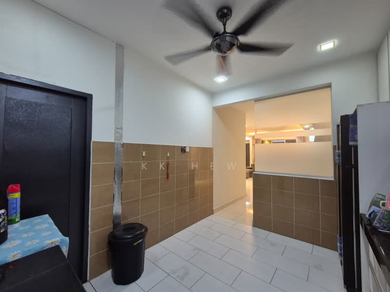Rumah Teres 2 Tingkat untuk Disewa di Taman Tiara East (Semenyih) - KK HEW - Kitchen - PropertyGuru.com.my