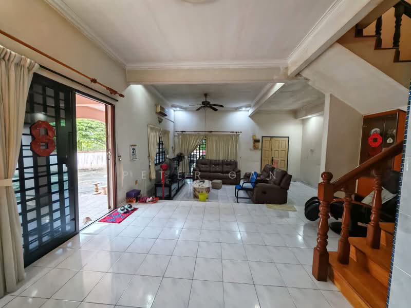 Rumah Teres untuk Dijual di Kuala Kangsar (Perak) - Peter Gan - Living Room - PropertyGuru.com.my