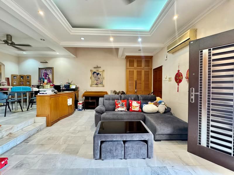 2-storey Terraced House for Sale in Bukit Jelutong (Shah Alam) - Zulhilmi . - PropertyGuru.com.my