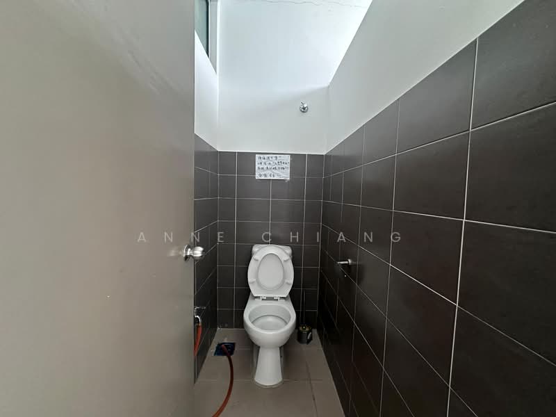 Shop / Office for Rent in Southkey (Johor Bahru) - Anne Chiang - Bathroom - PropertyGuru.com.my