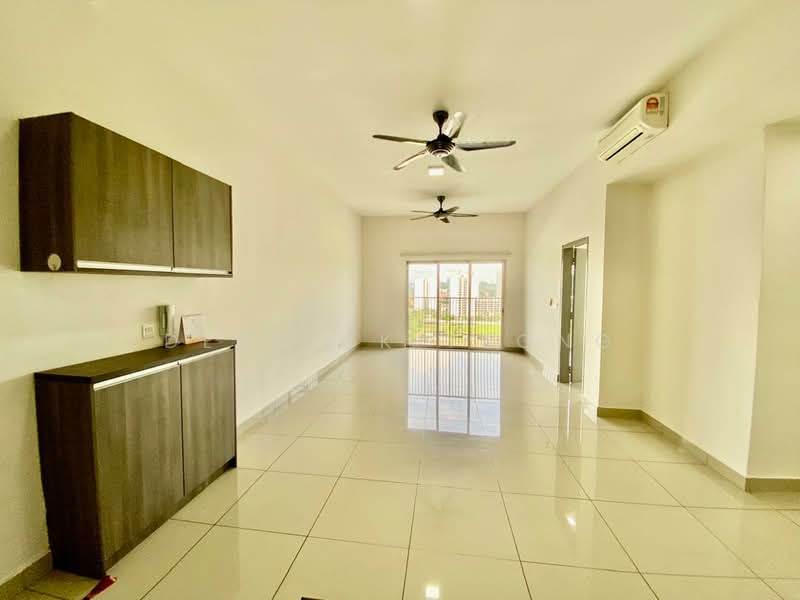 Kondominium untuk Dijual di The Wharf Residence - Derrick Yeong - Living Room - PropertyGuru.com.my
