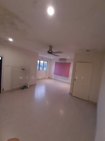 Townhouse for Sale in Kampung Sungai Kayu Ara (Petaling Jaya) - Michael Kei - Living Room - PropertyGuru.com.my