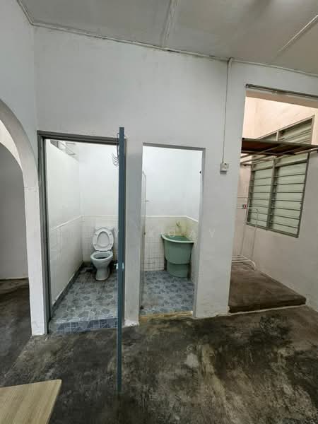 Rumah Teres 1 Tingkat untuk Disewa di Taman Ria Jaya (Sungai Petani) - YY Koay - Bathroom - PropertyGuru.com.my