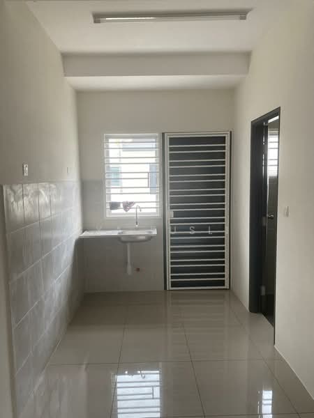 2-storey Terraced House for Rent in Dengkil (Selangor) - Sya Rusli - Kitchen - PropertyGuru.com.my