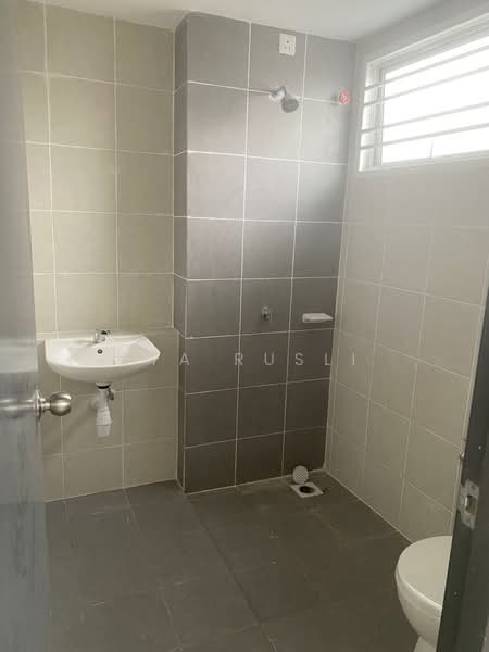 2-storey Terraced House for Rent in Dengkil (Selangor) - Sya Rusli - Bathroom - PropertyGuru.com.my
