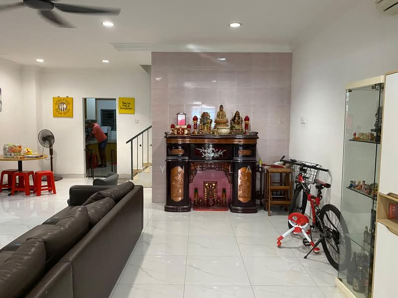 Rumah Teres 2 Tingkat untuk Dijual di Taman Sri Putra Mas (Sungai Buloh) - Wayne Lai - Living Room - PropertyGuru.com.my