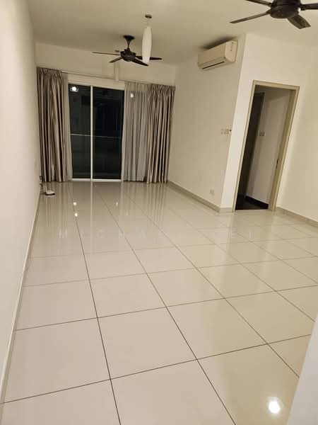 Servis Apartment untuk Dijual di Glomac Damansara - Michael Kei - Living Room - PropertyGuru.com.my
