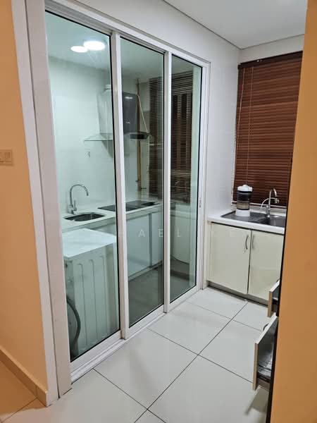 Servis Apartment untuk Dijual di Glomac Damansara - Michael Kei - Kitchen - PropertyGuru.com.my
