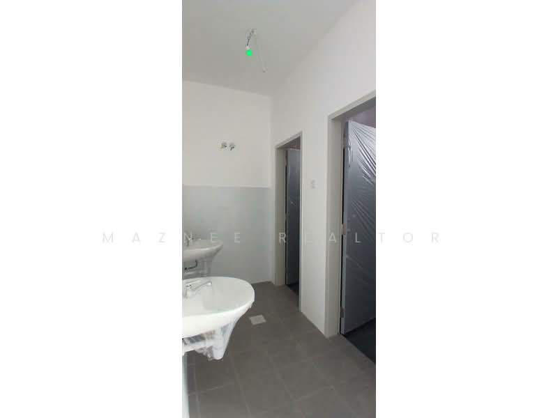 Shop / Office for Rent in Setia Ecohill (Semenyih) - Maznee Realtor - Bathroom - PropertyGuru.com.my