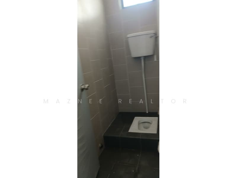 Shop / Office for Rent in Setia Ecohill (Semenyih) - Maznee Realtor - Bathroom - PropertyGuru.com.my