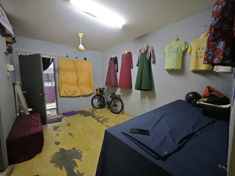Flat for Sale at Taman Tampoi Utama Flat - Lui Lui - Bedroom - PropertyGuru.com.my