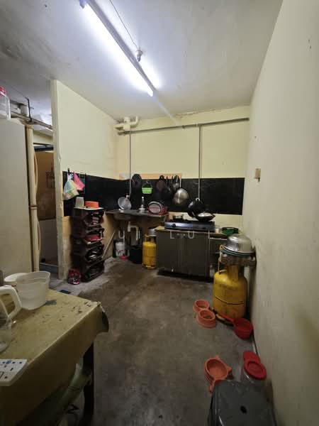 Flat for Sale at Taman Tampoi Utama Flat - Lui Lui - Kitchen - PropertyGuru.com.my