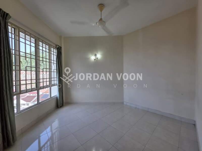 Kondominium untuk Dijual di Regency Heights Condo - Jordan Voon - Living Room - PropertyGuru.com.my